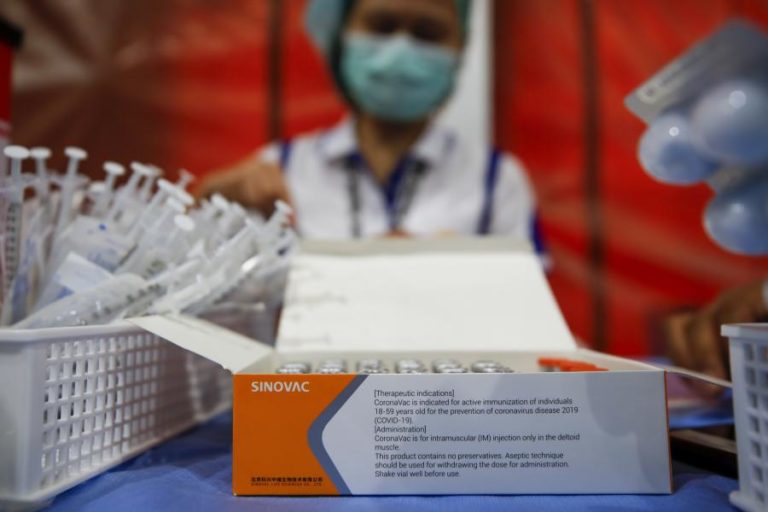 Covid-19: China autoriza uso de emergência da vacina Sinovac em menores