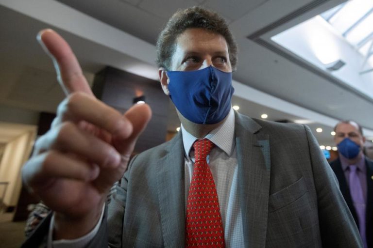 ONG e oposição comemoram exoneração de ministro do Meio Ambiente do Brasil
