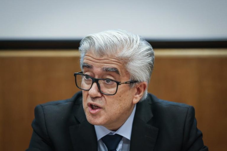 Covid-19: Internamentos são “preocupantes” mas estão longe das linhas vermelhas