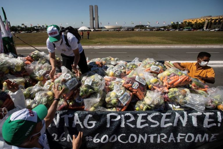 Covid-19: Brasil regista 1.682 novas mortes e atinge quase 470 mil óbitos