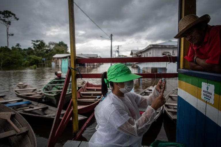 Covid-19: Brasil entre os países que receberão doses de vacinas doadas pelos EUA