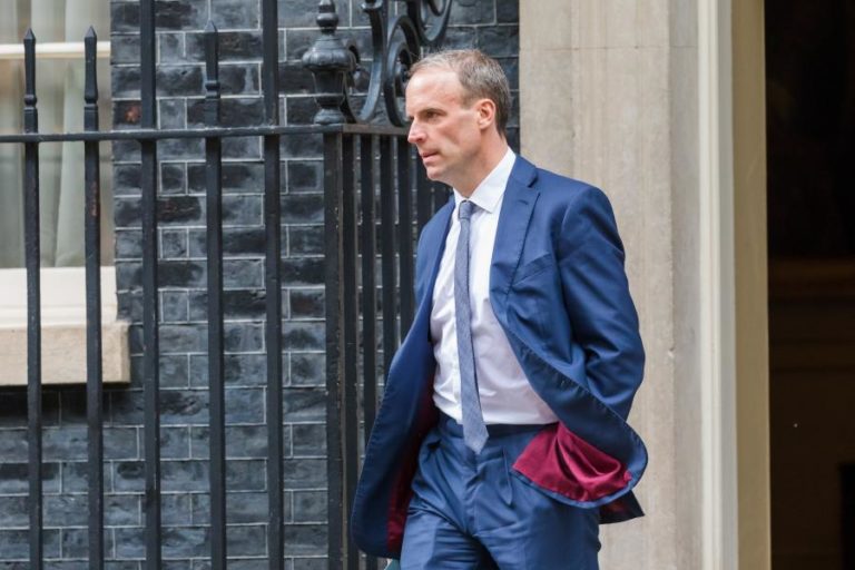 Londres acusa Pequim de atacar vozes dissidentes em Hong Kong