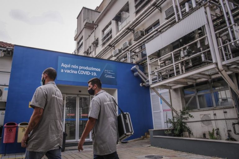 Covid-19: Brasil chega a 490 mil mortes e supera 17,5 milhões de casos