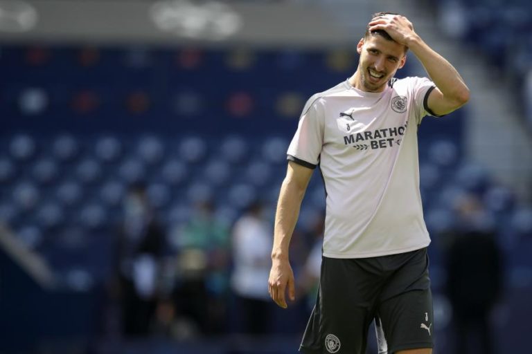 Rúben Dias e Bruno Fernandes nomeados para jogador do ano na Liga inglesa