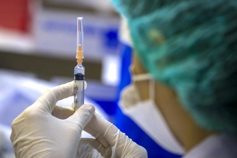 Covid-19: UE ultrapassa 250 milhões de doses de vacinas administradas