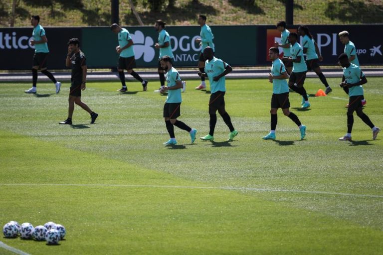 Euro2020: Bruno Fernandes realizou primeiro treino, Moutinho trabalhou à margem do grupo