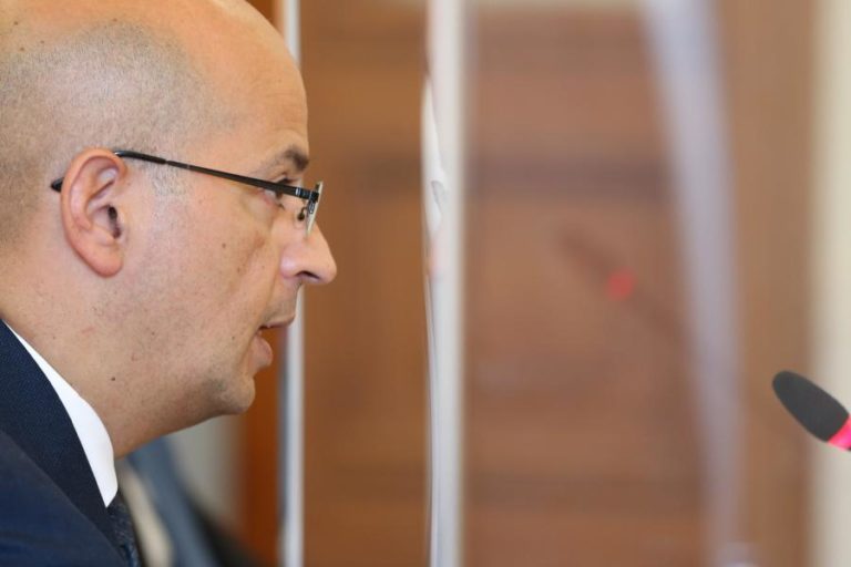 Novo Banco: Empréstimo da banca não tem garantia pública, diz ministro das Finanças
