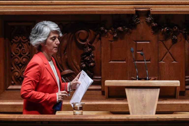 Covid-19: Governo já pagou 10ME dos 53ME do programa Garantir Cultura
