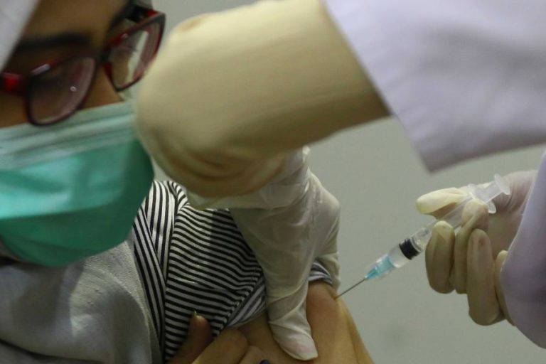 Covid-19: Maiores de 43 anos já podem fazer autoagendamento para a vacinação