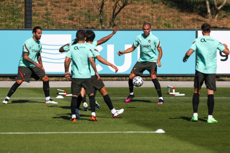 Euro2020: Fernando Santos recusa “exame” aos jogadores para a estreia com a Hungria