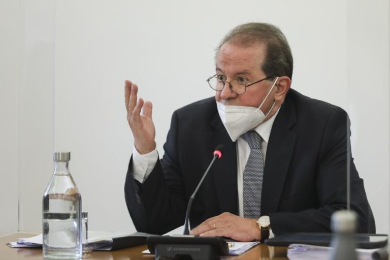 Resolução do BES seria sempre preferível à liquidação, diz Vítor Constâncio