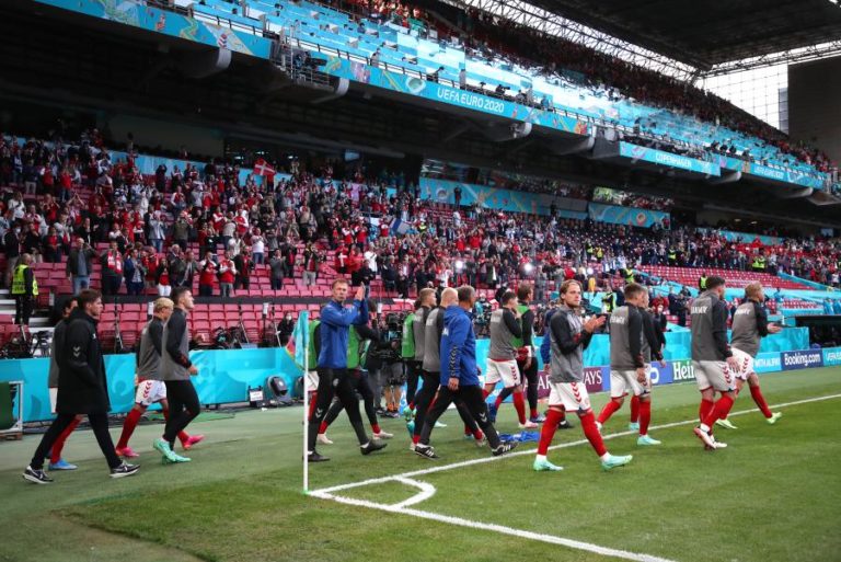 Euro2020: Dinamarca-Finlândia retomado às 19:30