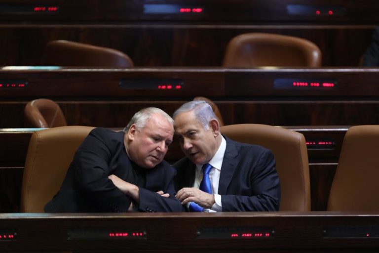 Parlamento aprova novo Governo em Israel após 12 anos de Netanyahu no poder