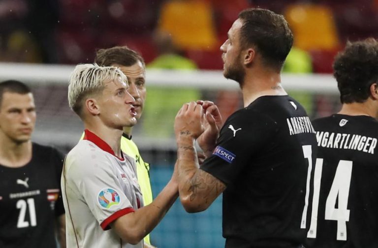 Euro2020: UEFA pune austríaco Marko Arnautovic com um jogo de suspensão