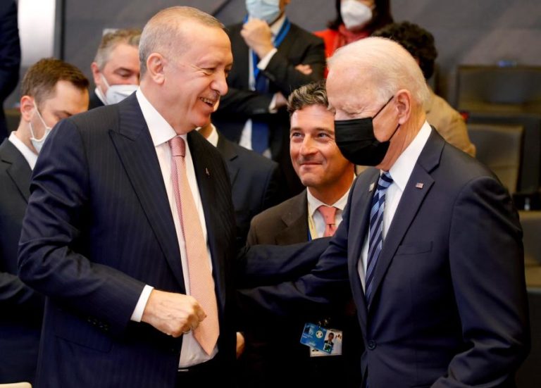Erdogan diz que cimeira bilateral com Biden foi “muito produtiva e sincera”