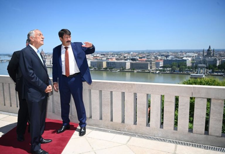 Covid-19: Marcelo pede que todos se foquem na seleção e recusa comentar palavras de Costa