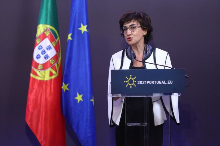 UE/Presidência: Ministra quer reforma “cirúrgica” da PAC e espera “grande acordo”