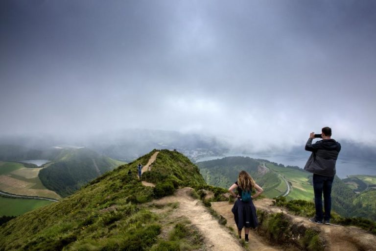 Turistas começam a chegar a São Miguel atraídos por “destino seguro” e “incentivos”