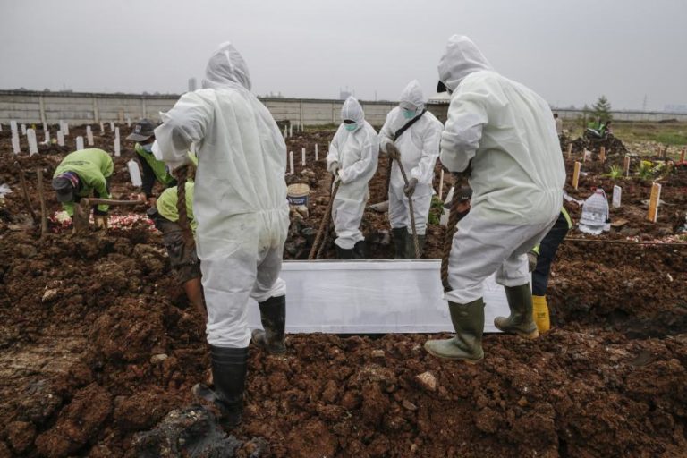 Covid-19: Pandemia matou mais de 3,94 milhões de pessoas no mundo