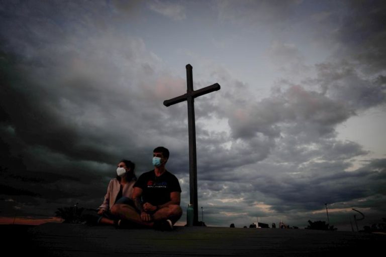 Covid-19: Pandemia já matou 3,86 milhões de pessoas no mundo