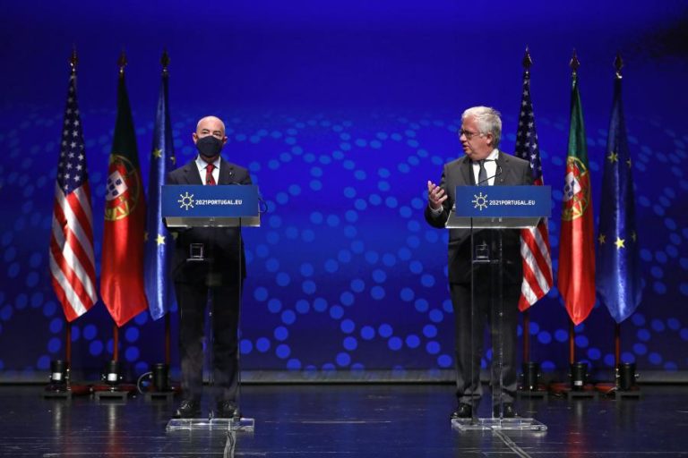 Covid-19: UE e EUA trabalham “intensamente” para retomar viagens não essenciais – MAI