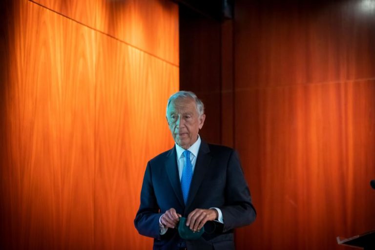 Covid-19: Marcelo pede aos jovens que facilitem vacinação em “corrida contrarrelógio”