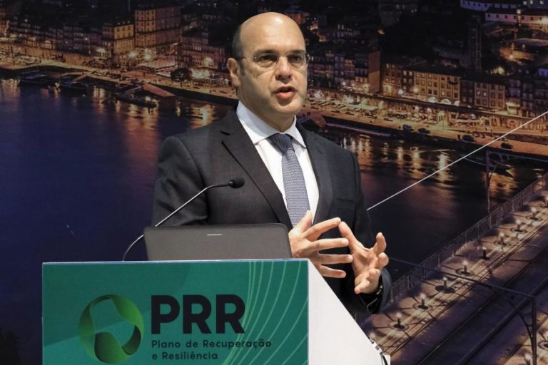PRR: Siza Vieira diz que apoios às empresas podem chegar aos 2,3 mil ME