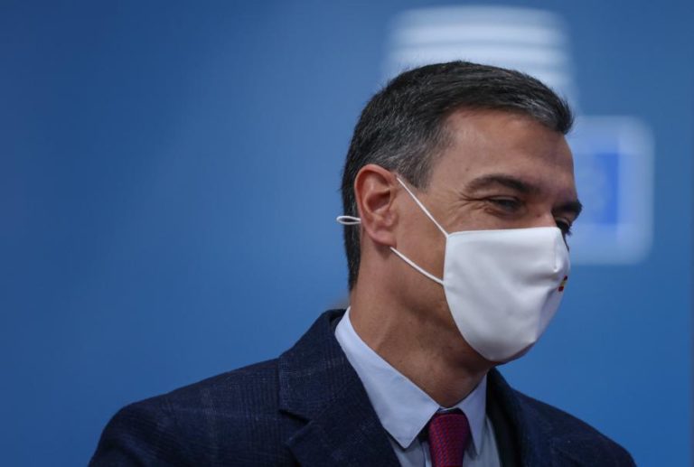 Covid-19: Espanha volta a exigir PCR negativo a britânicos que cheguem às Baleares