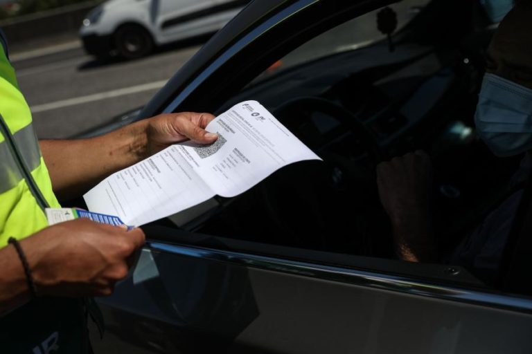 Covid-19: Certificado digital entra em vigor quinta-feira com um milhão já emitidos em Portugal