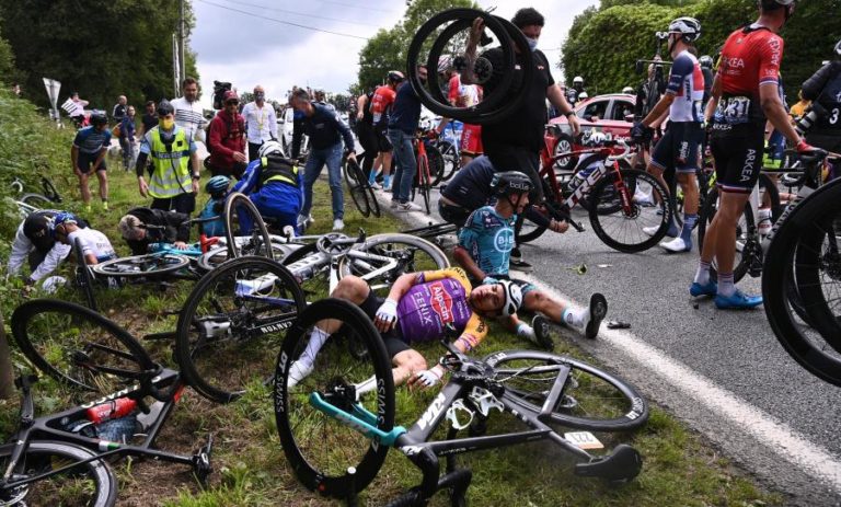 Tour: Detida espetadora que provocou queda na primeira etapa