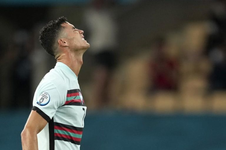Euro2020: Cristiano Ronaldo lamenta eliminação, mas manifesta-se “orgulhoso”