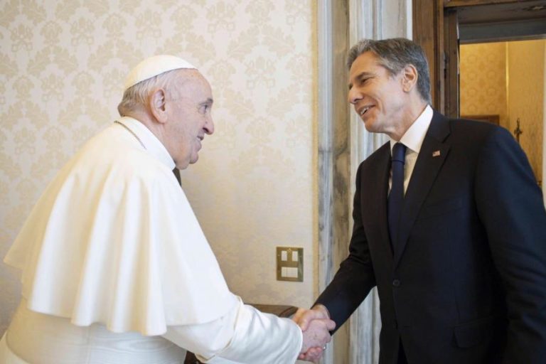 Papa Francisco expressa “afeição” pelos norte-americanos em encontro com Blinken