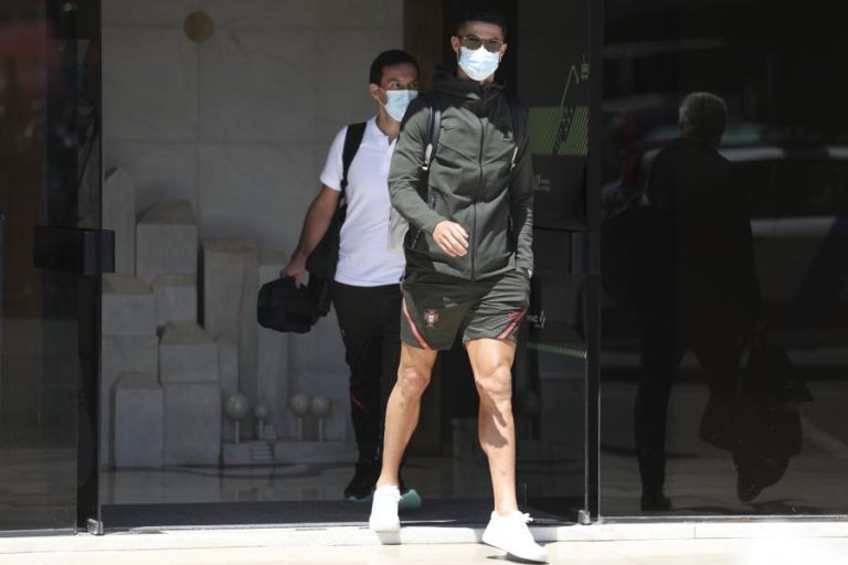 Euro2020: Seleção portuguesa de futebol chega em silêncio a Lisboa