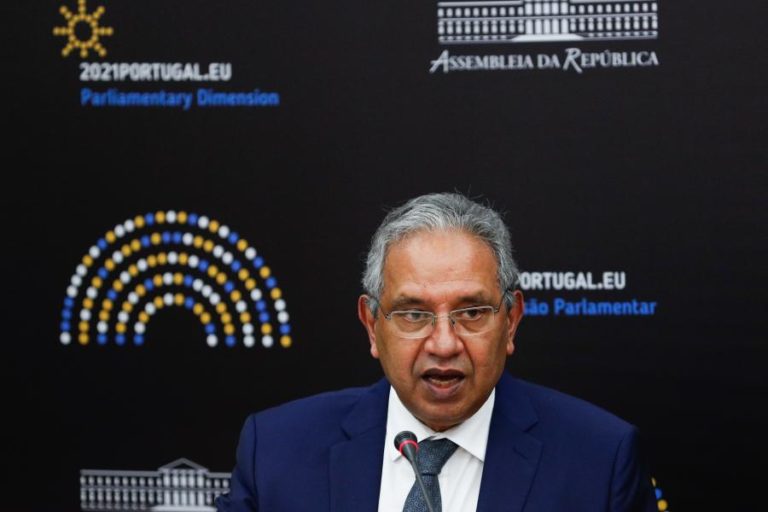 Portugal vai aceder a pacote de 80 ME para colmatar impacto “brexit” — Nelson de Souza