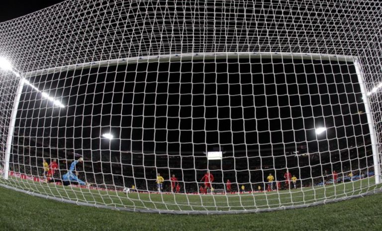 Covid-19: Apoio governamental de 65 ME a clubes e federações no terreno