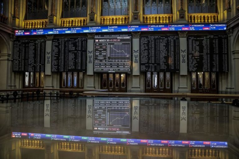 Bolsas europeias seguem em terreno positivo à espera do BCE