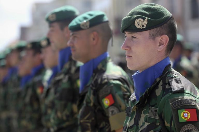 Maioria concorda com serviço militar voluntário mas 40% preferia obrigatoriedade