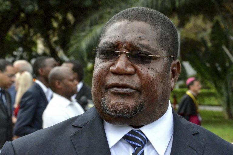 Covid-19: Principal partido da oposição moçambicana quer toda a população vacinada