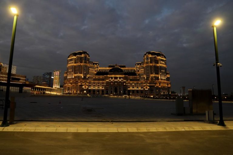 Jornais pró-Pequim acusam candidatos afastados das eleições de Macau de ligações à CIA