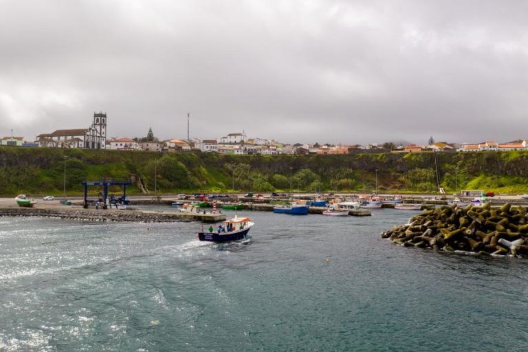 Covid-19: Açores alargam horários a restaurantes e reduzem proibição de circulação