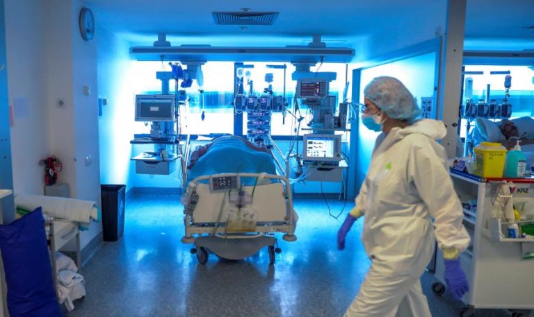Covid-19: Espanha regista 43.960 novos casos nas últimas 24 horas e pressão sobe nas UCI
