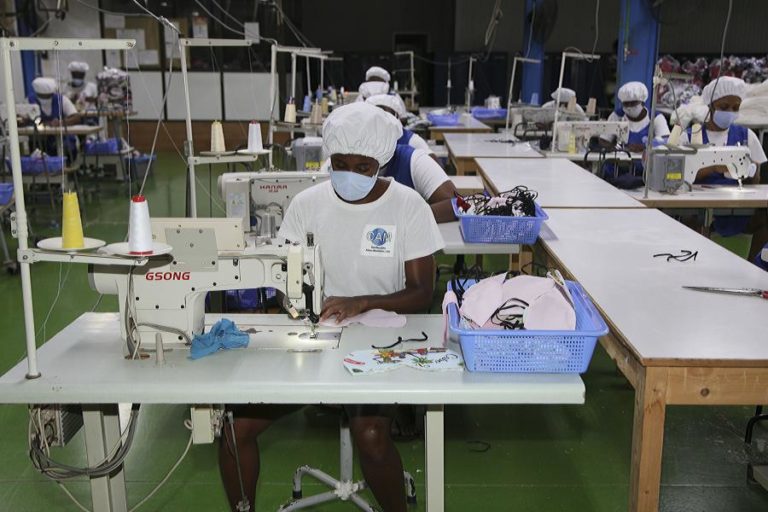 Exportações, importações e reexportações voltam a aumentar em Cabo Verde