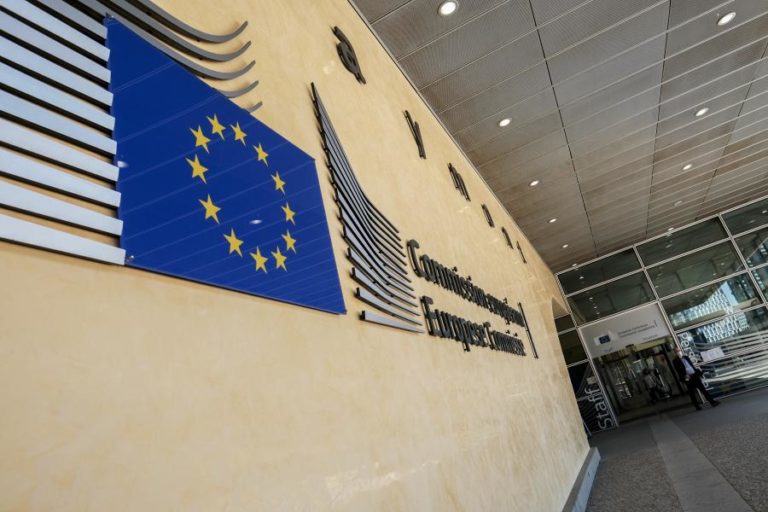 Comissão Europeia vai coordenar envio de ajuda à Lituânia para gerir imigração