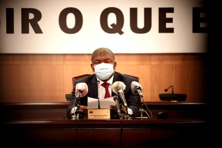 Presidente angolano cria comissão para alterar divisão político-administrativa do país