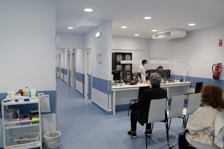 Estudo revela quebra de 40% nas urgências e de 25% nas cirurgias num ano de pandemia