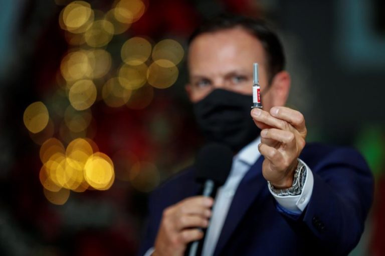 Covid-19: Governador de São Paulo critica Bolsonaro e aposta na vacinação