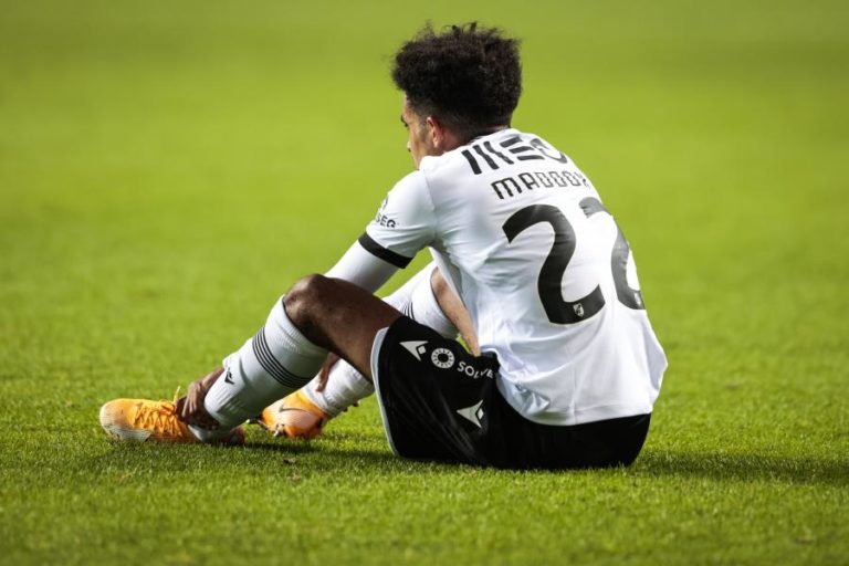 Vitória de Guimarães empresta médio Jacob Maddox aos ingleses do Burton Albion