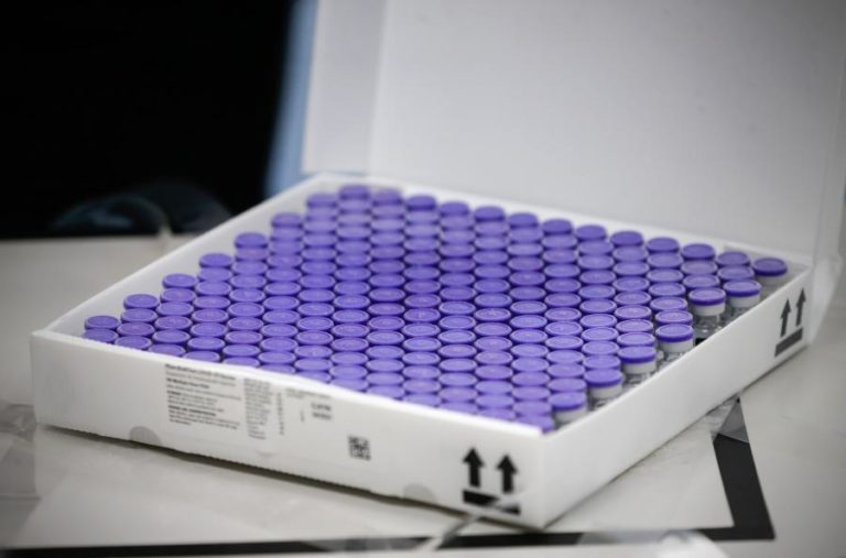 Covid-19: Portugal envia 50.000 doses de vacinas para Angola