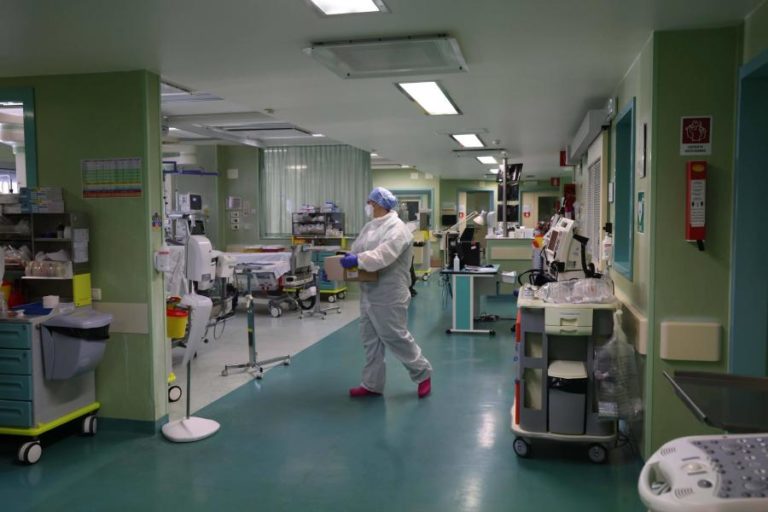 Covid-19: Itália regista 6.171 novos casos e 19 mortes num dia