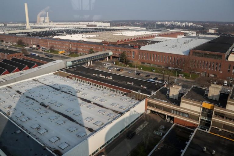 UE/Previsões: Bruxelas melhora projeções e PIB da zona euro já regressa a pré-crise este ano